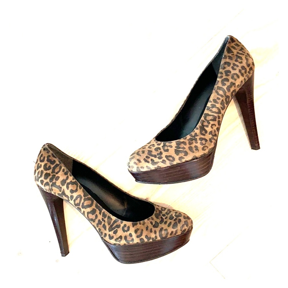 Stuart Weitzman Round Toe Platform Stiletto